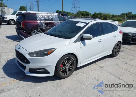 2016 Ford Focus St z USA, uszkodzony, nr VIN 1FADP3L92GL381535